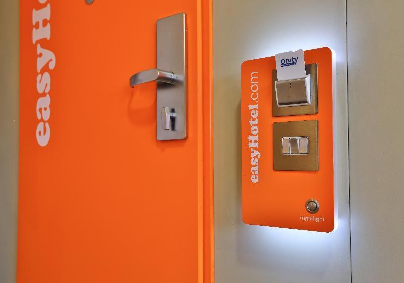 Easyhotel Sofia Rum bild